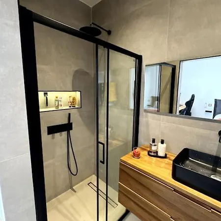 1 Ch. Luxe Apt｜coeur De Juan-les-pins｜plage A 50m Apartman *